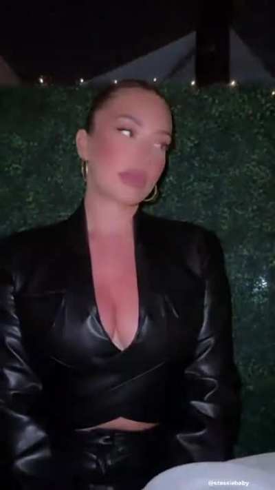 Out For Dinner @KylieJenner Story