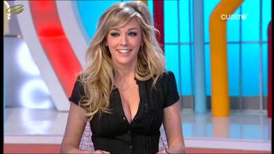 Anna Simon teasing the audience on live TV