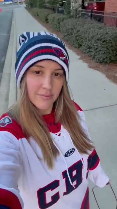 Are ECHL jerseys allowed?