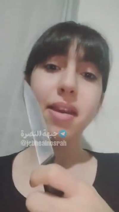 girl threating her boyfriend
