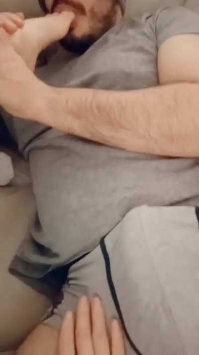 Would you like to be in his place? 🤤🍆💦👣👃<wbr>🏼👅