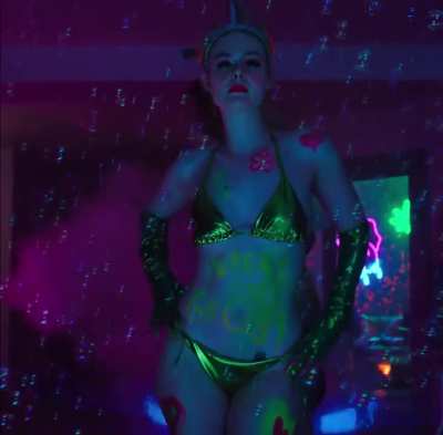 [2160p60fps] 12. Margos Got Money Troubles S01E04 (2026) - Elle Fanning