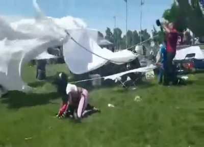 Windy day be like