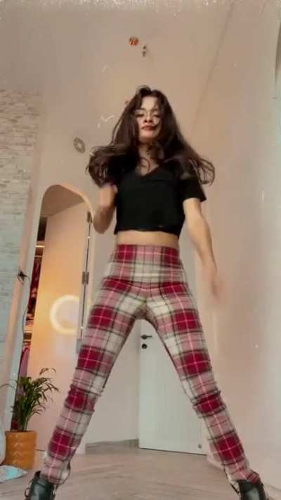Avneet kaur