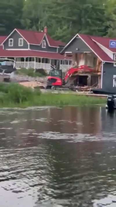 Man destroys luxury homes using excavator after getting fired