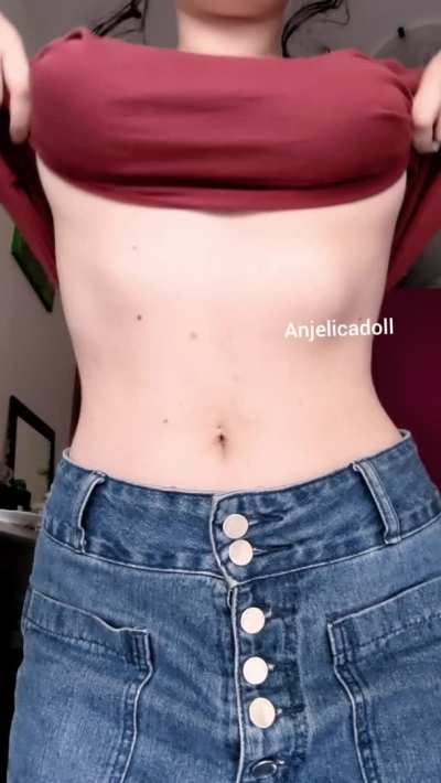 I'm going out with no bra... Do you think that I'll make some dicks hard? (oc)