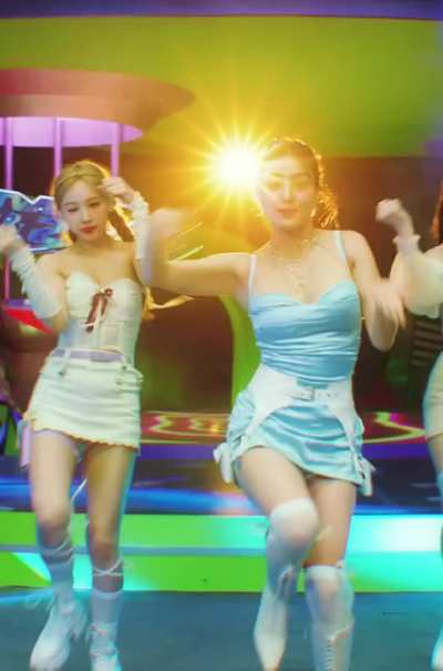 Hold on Park Jihyo🤤