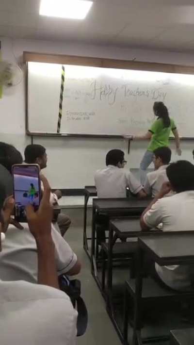 aise class toh mai bhi deserve karta hu