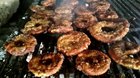 Ya están los chinchulines, a comeeeerrrrr!