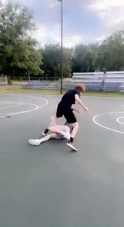My friend knocks out guy who stole $300 from his little brother.