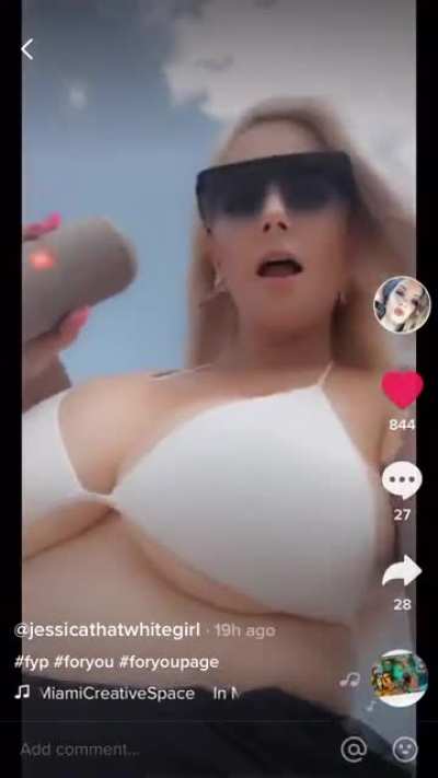 The things that I would do to Jessica are unspeakable. She has the 🍒. I love ❄️🐰Also here OF is :Jess<wbr>icath<wbr>atwhi<wbr>tegir<wbr>l Your welcome men.