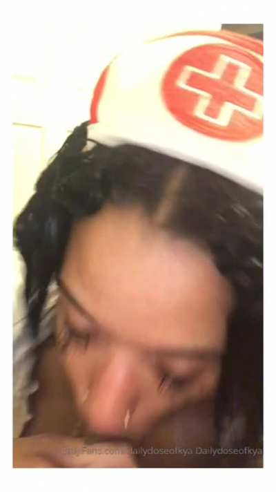 NURSE<wbr>👩‍⚕️ Squizzing out Corona Virus From The Patie<wbr>nt😁😁 watch the end👇HER MEGA IN COMMENZ 👇