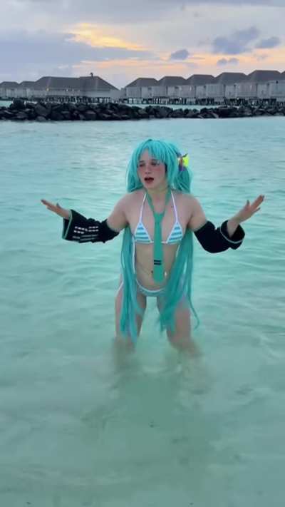 Miku Hatsune cosplay by Neyrodesu