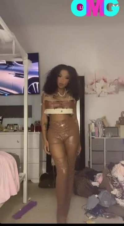 You gotta see her nipples fallen and pattt assss<wbr>👅👌👅
