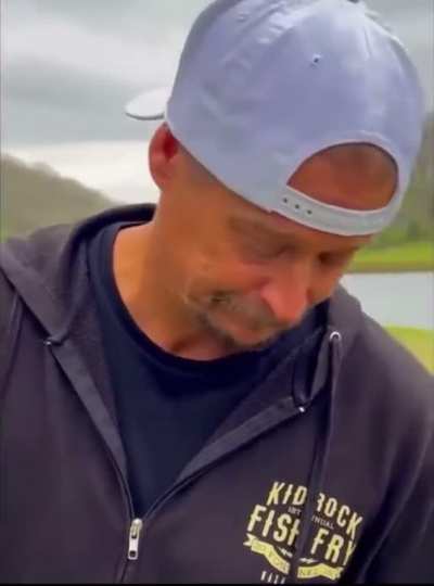 A fragile man doesn’t like Bud Light/Anheuser-Busch after they partner with a trans influencer