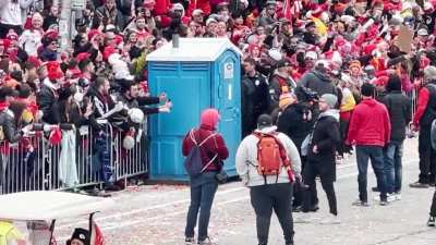 Patrick Mahomes taking a mid-parade bathroom break.