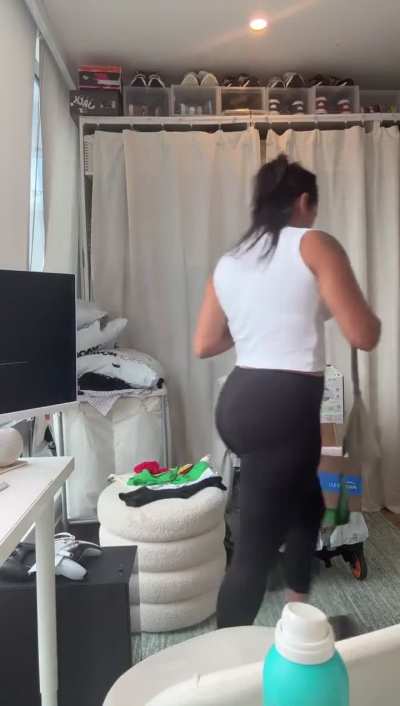 Maleni Loves Bending Over In Front Of The Camera