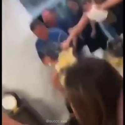 Tik tok moment.