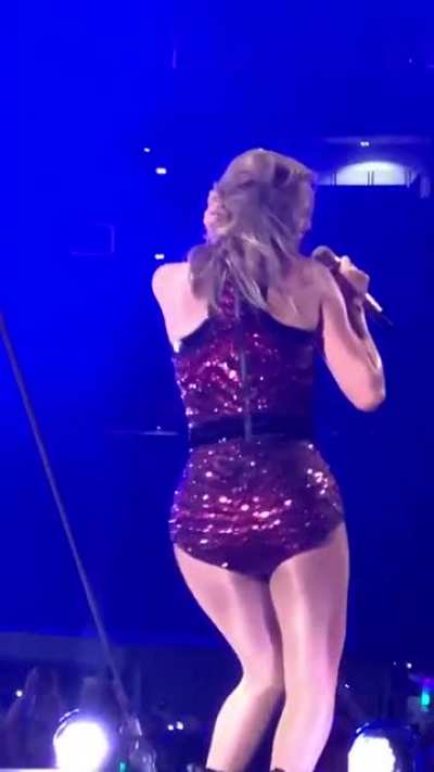 Her sexy signature drop