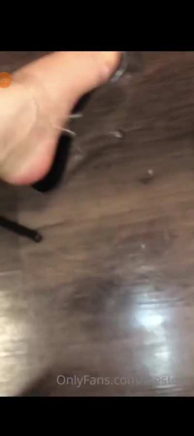 @Loestoes heels tease