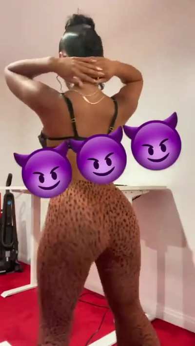 r/hoodhoes