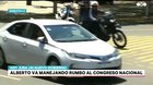 Alberto va manejando