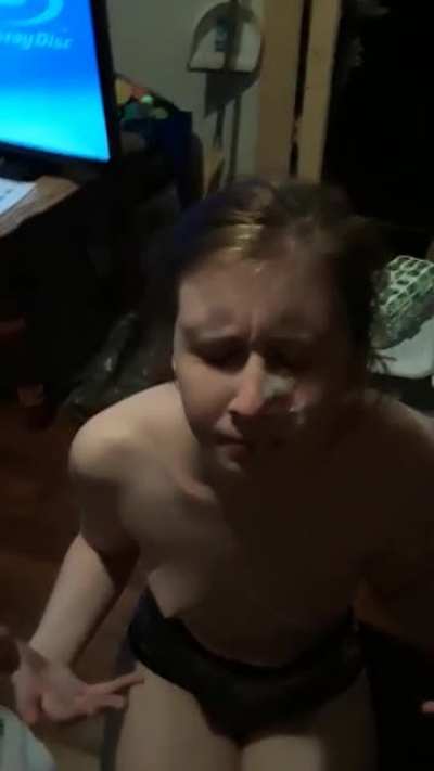 Amateur On Her Knees
