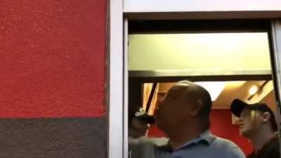 Karen Threatens To Call The President Of KFC