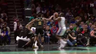 [Highlight] Joel Embiid comes out of nowhere and VOLLEYBALL SPIKES the Kai Jones dunk attempt!