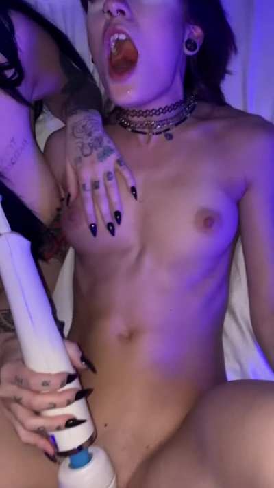 A foursome, a new friend, a returning old friend and tons of new threesome content with Leigh all coming out very soon on our OF 🔥🔥Her<wbr>e’s a scene that ended in Leigh cumming the hardest she ever has 😈
