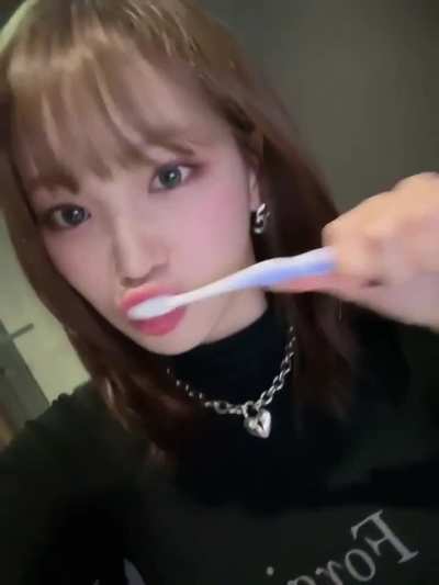 231123 LE SSERAFIM Weverse Update // Chaewon
