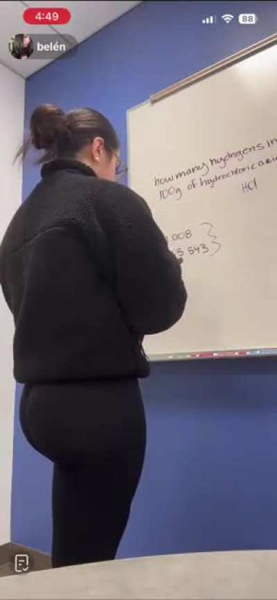Sofia study live with straight ass out
