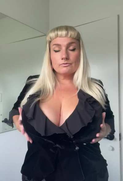 🤏🏼Mommy has a few reminders for her pathetic tiny cocked subs❤️‍🔥⛓️🖤FREE TO SUB🖤⛓️❤️‍🔥
