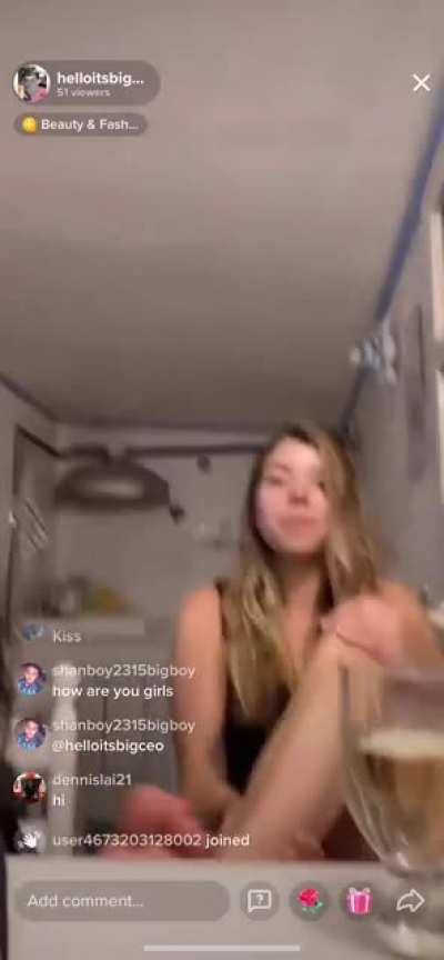 @melaroundtheworld