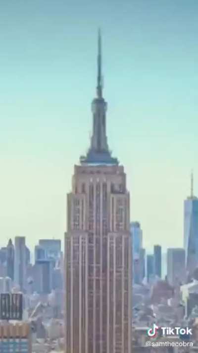 Hyperlapse of 1,272 people’s photos of New York City.