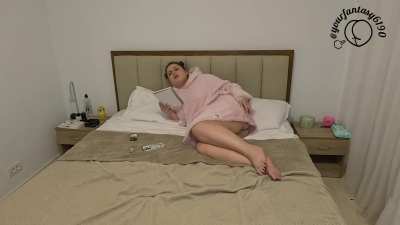 Stinky Study Session: Huge Ass Farting  in Bed And Doing Homework