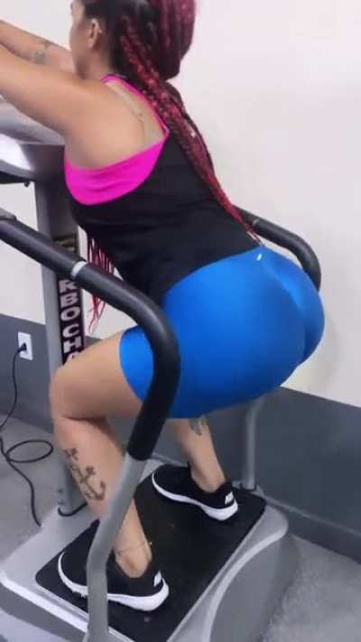 Amanda Miury (@Miuryoficial)
