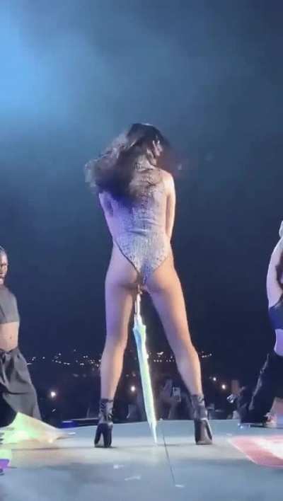 The way she moves 😩
