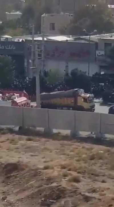 November 3, Karaj - Another view of the crowds