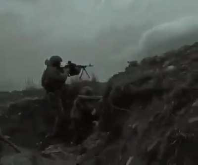 Ukrainian artillery hits cadaverites trench