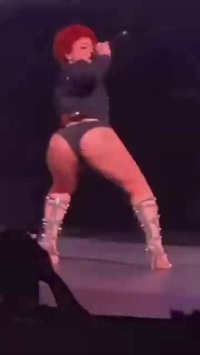 Love Bussin 2 Ice 🍑