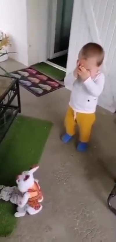 😧