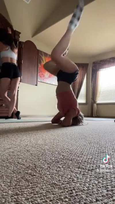 no bra titty shake