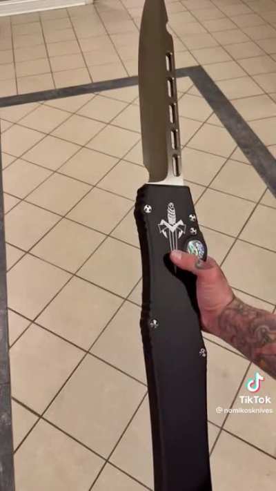 guy pulls this out in a knife fight. wyd?
