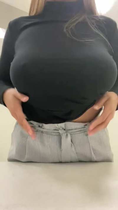 Titty Drop Tuesday... In THAT shirt my boss loves <3 [OC]