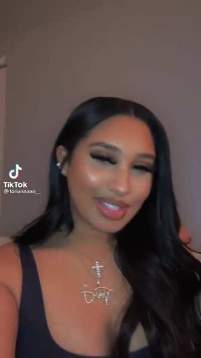 I WANT TO PAINT HER FACE
