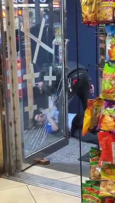 Local Crackhead gets ko'ed El Machete