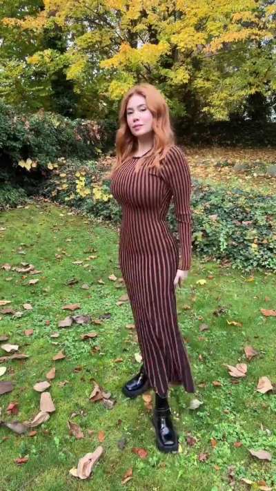 Da präsentiert sie mal wieder ihre ... Outfits