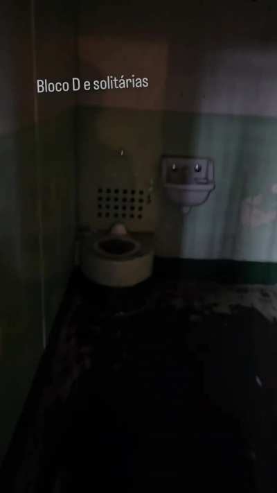 Tava vendo um video do Hay em Alcatraz e percebi algo muito estranho