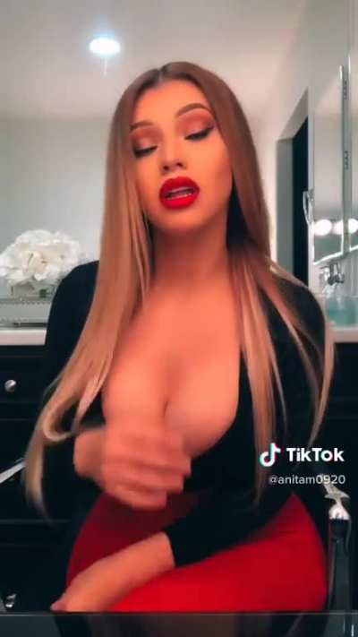 Bimbo queen